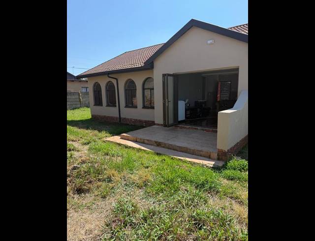 3 BEDROOM HOUSE FOR SALE IN ZAKARIYYA PARK